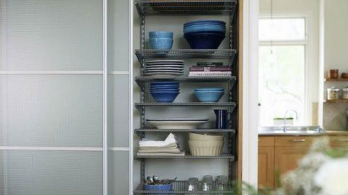 Nowoczesna i funkcjonalna kuchnia z systemami Elfa