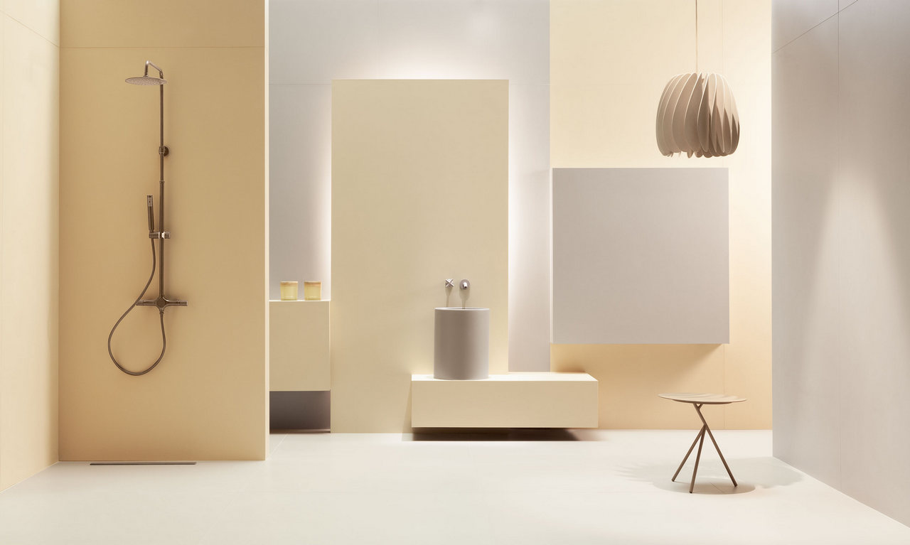 3 pomysły na kolorową łazienkę - czym zastąpić klasyczną biel? 1 Kolorowe płytki łazienkowe w połączeniu z białymi