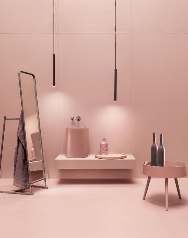 3 pomysły na kolorową łazienkę - czym zastąpić klasyczną biel? 2 Kolorowe płytki łazienkowe w różowym wydaniu