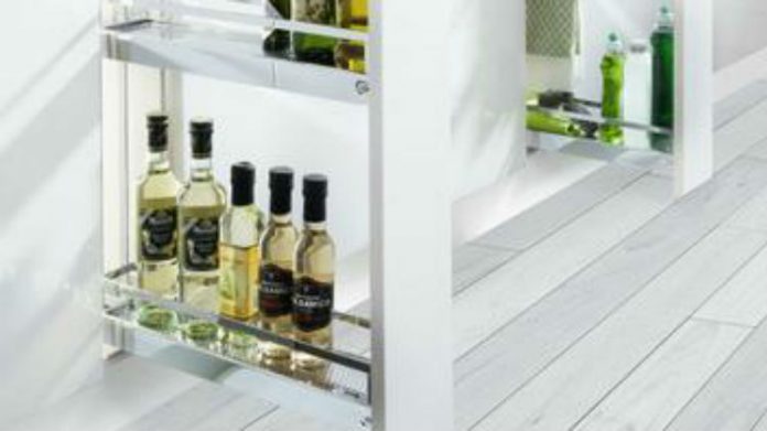 Wąska szafka a tyle pomieści