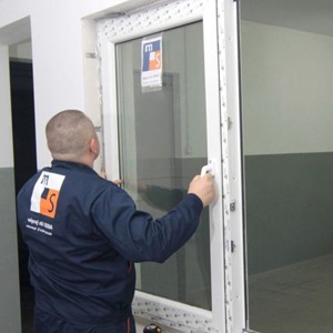 Okna zamontowane na lata