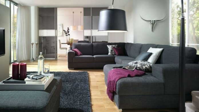 Minimalizm i przestronność, czyli jak aranżować salon