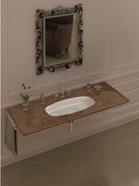 Umywalka postawiona na blacie