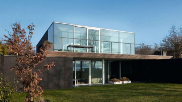 Mieszkać niebanalnie - willa nad brzegiem