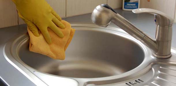 Jak dbać o stalowy zmywak?