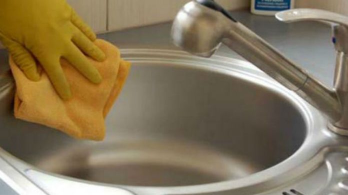 Jak dbać o stalowy zlewozmywak?