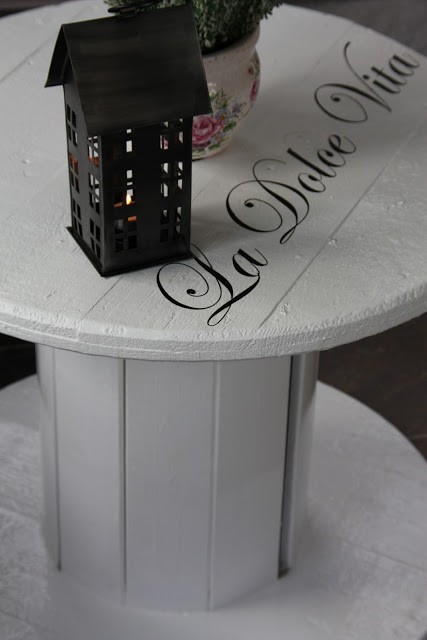 Stolik z bębna kablowego