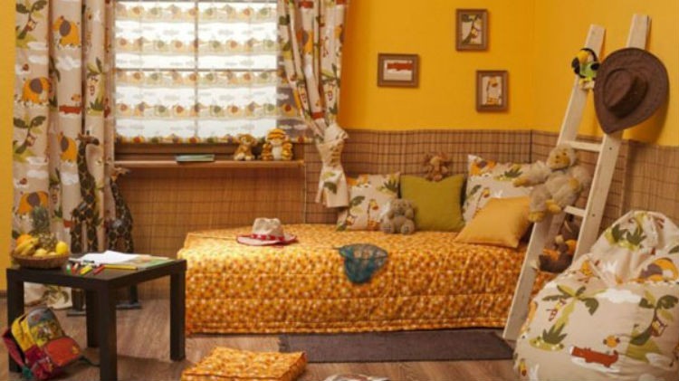 Żółty na ścianie. Dekoria Żółty na ścianie. Dekoria