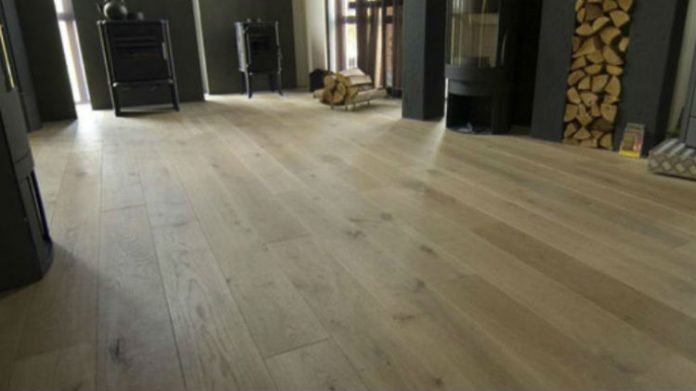 Drewniana podłoga. Jak dobrze ją kupić?