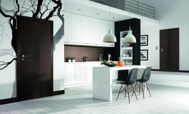 Biel i czerń na salonach