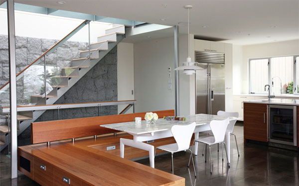 Kuchnia biała z drewnem aranżacje