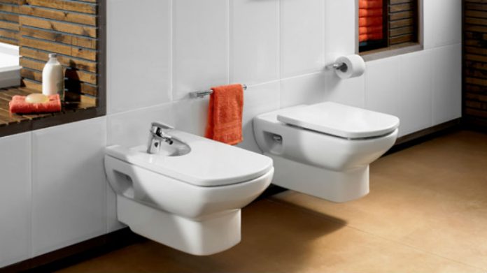 Niewidoczny stylista przestrzeni łazienkowej - stelaże podtynkowe