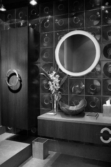 czarne ściany na poddaszu, fot.: K2 Design