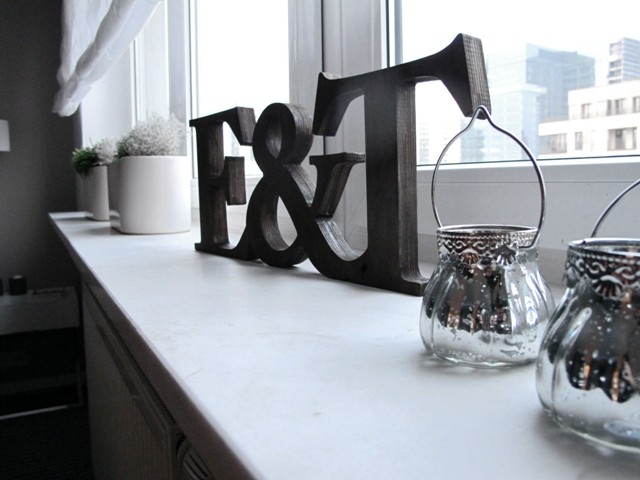 Sypialnia glamour w odcieniach szarości