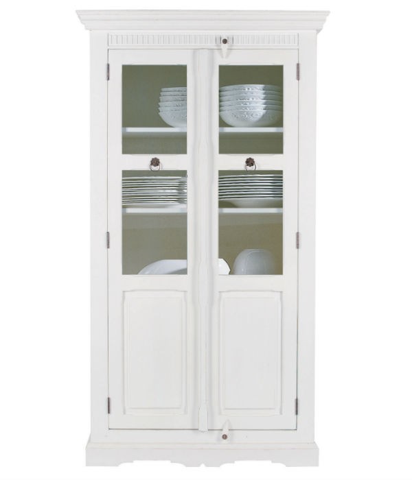 Białe meble w salonie