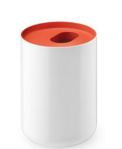 Biały kosz na śmieci, źródło: Authentics