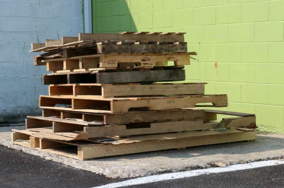 Tapicerowany mebel z palet