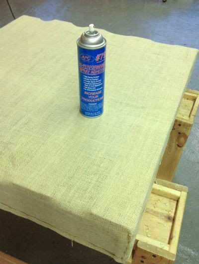 Tapicerowany mebel z palet