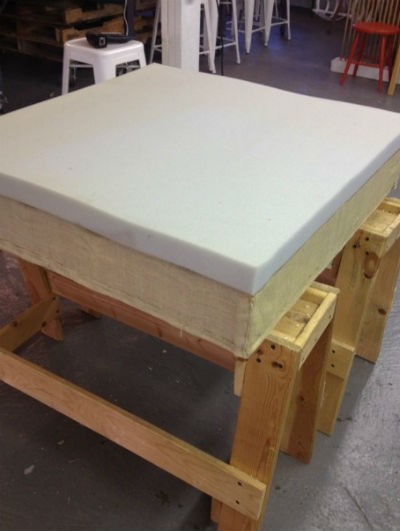 Tapicerowany mebel z palet