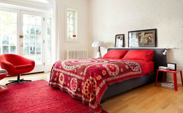 Cegła w sypialni , fot.: lisapetrole.4ormat.com