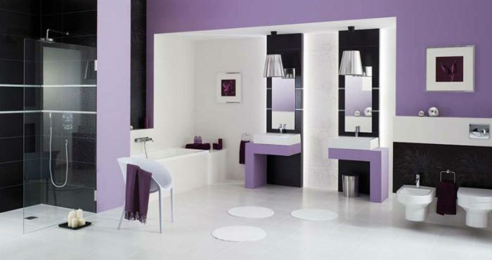 Fioletowa ściana w łazience, fot.: Paradyż