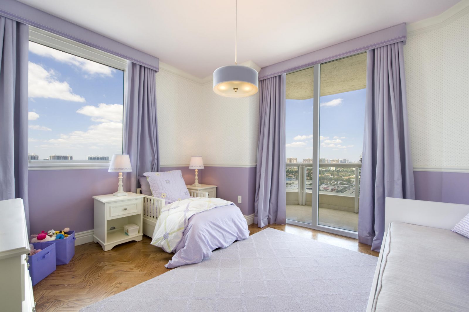 Fiolet w pokoju, fot.: Brosda and Bentley