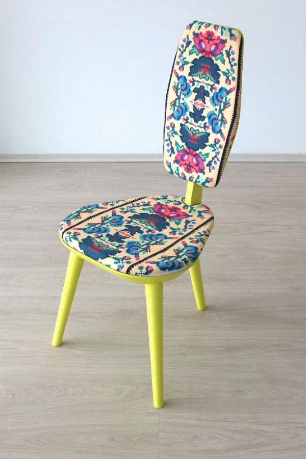 Tr&oacute;jnogie krzesło w etniczne wzory