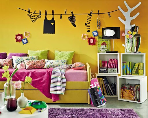 Żółta ściana w pokoju dziecka, fot.: mixandchic.com