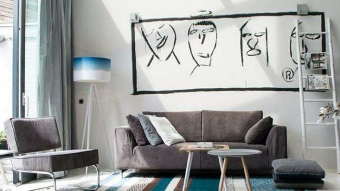 mieszkanie w białych ścianach