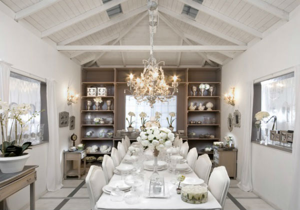 Pomalowana na biało podłoga w jadalni, fot.: Eladgonen