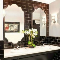 czarna sciana w lazience robin wilson interior design