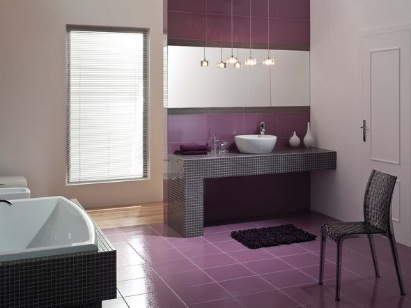 Fioletowa ściana w łazience, fot.: Opoczno