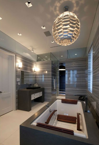 Szara ściana w łazience, fot.: David de La Garza