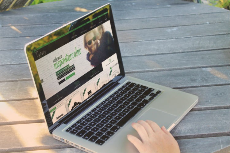 Naklejki dekoracyjne na ścianę  &ndash; szablony nieszablonowych wnętrz