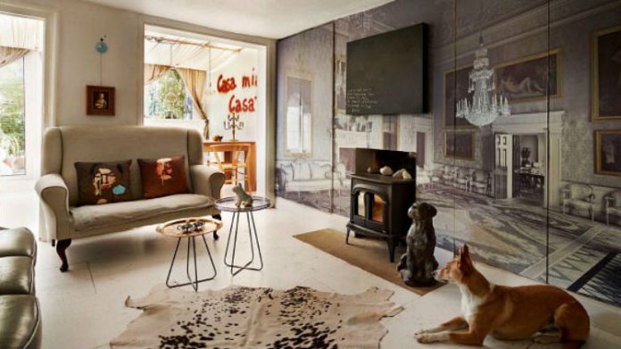 Ploneres.pl to wypełniony designem sklep, w kt&oacute;rym każdy odnajdzie coś wyjątkowego dla siebie, coś czego pr&oacute;żno szukać w zwyczajnych sklepach. Przy pomocy naszych starannie wyselekcjonowanych produkt&oacute;w możesz odmienić praktycznie cały sw&oacute;j dom. Poczynając od ścian, na kt&oacute;rych mogą pojawić się oryginalne, kolorowe naklejki i ozdobne, luksusowe tapety, poprzez przepiękne, niecodzienne oświetlenie.