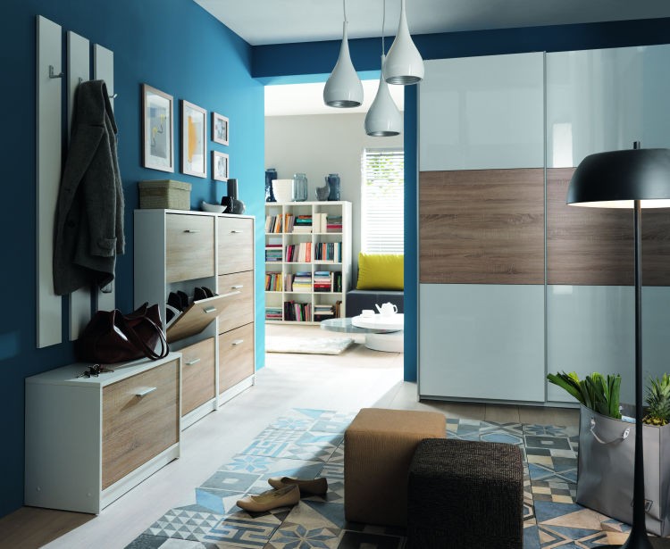 Meble w kolorze naturalnego drewna: przedpok&oacute;j, Kolekcja Nepo Black Red White