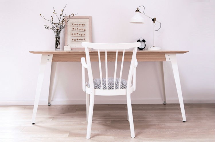 St&oacute;ł LOFT - lekka forma łącząca w sobie funkcjonalność zar&oacute;wno stołu jak i biurka wpasowującego się w stylowe zagospodarowanie przestrzeni roboczej