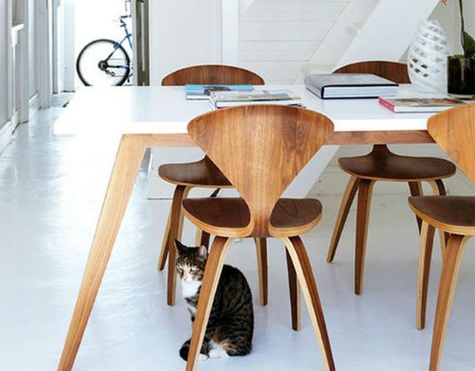 Cherner Chair - krzesła z formowanej sklejki