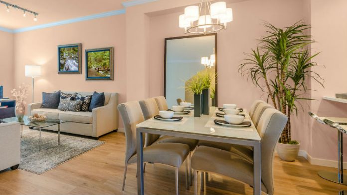 Jakie kolory powiększają optycznie pok&oacute;j? Sprawdź porady naszych ekspert&oacute;w