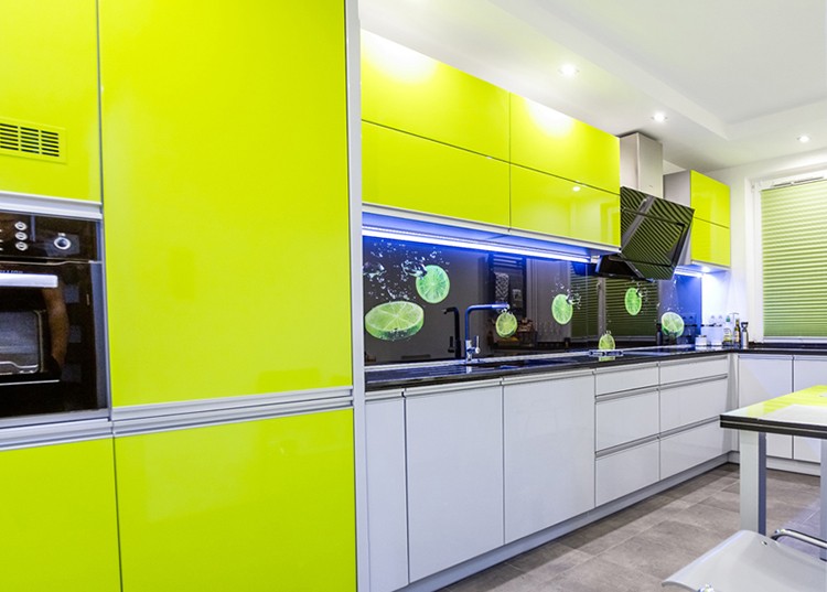 Kolorowe meble do kuchni - lemonkowe meble do kuchni, fot.: MAX Kuchnie