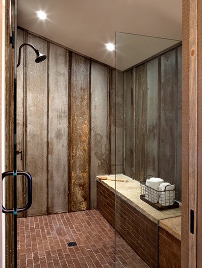 łazienka biała cegła inspiracje, fot.:Dragonfly Designs