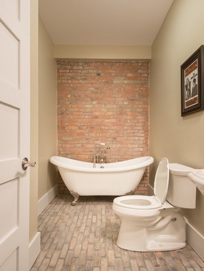 łazienka biała cegła jak urządzić, title=