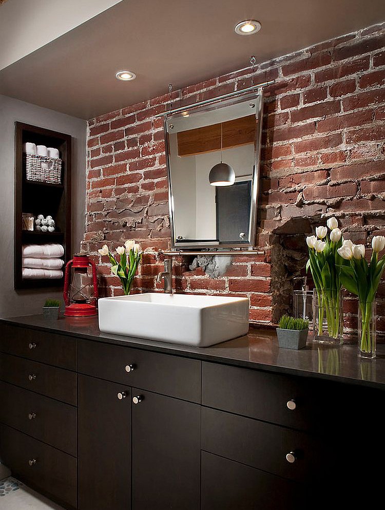 łazienka z cegłą, fot.: Melissa Winn Interiors