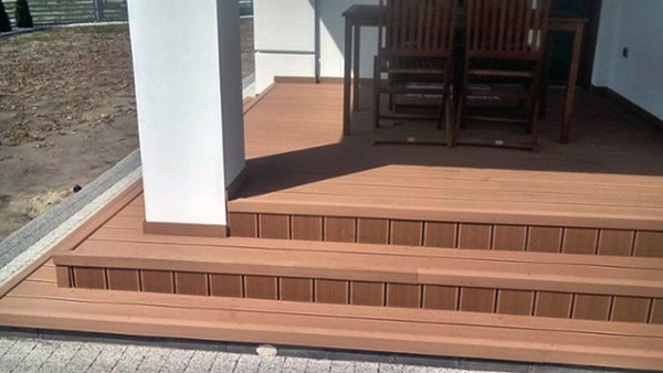 Deski kompozytowe na taras - trwałe wykończenie tarasu