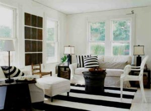 Biała ściana w salonie, fot.: Schappacherwhite Architecture D.P.C kolor ścian w salonie połączenie