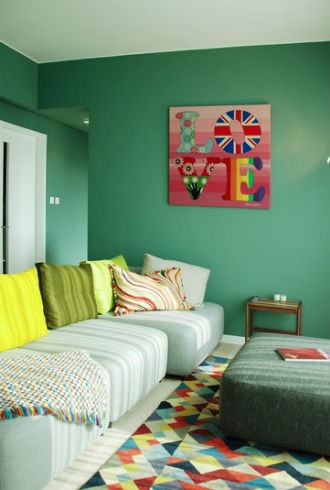 Zielona ściana w pokoju dziennym, fot.: Hoo Interior Design&Styling zielony kolor ścian