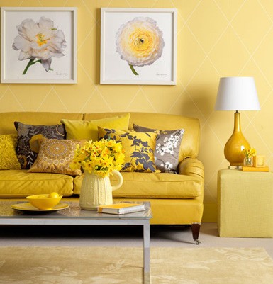 Żółta ściana w pokoju dziennym, fot.: bellemaison23.com kolor ścian żółty