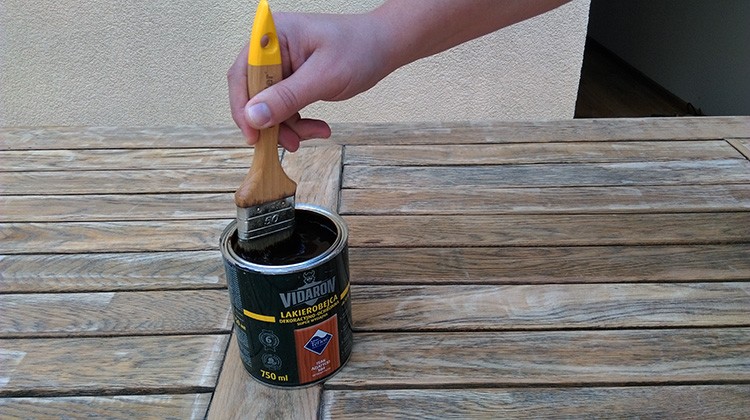 Jak odnowić drewniane meble tarasowe? 57 Jak odnowić drewniane meble tarasowe?