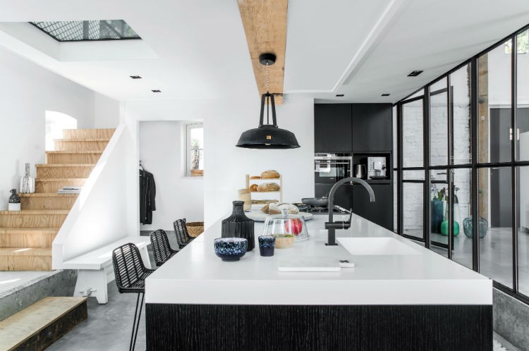 Stołek barowy i lampa Workshop od HK-Living.Dystrybutor Le Pukka Concept Store.