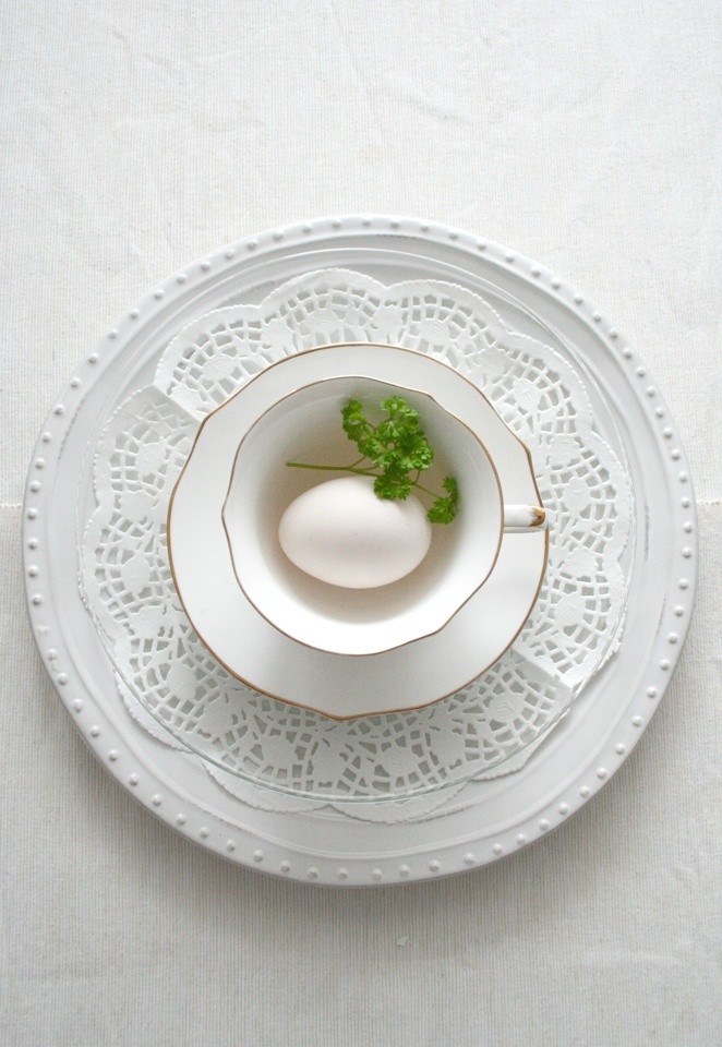 czarno-białe dekoracje - minimalistyczne dekoracje stół